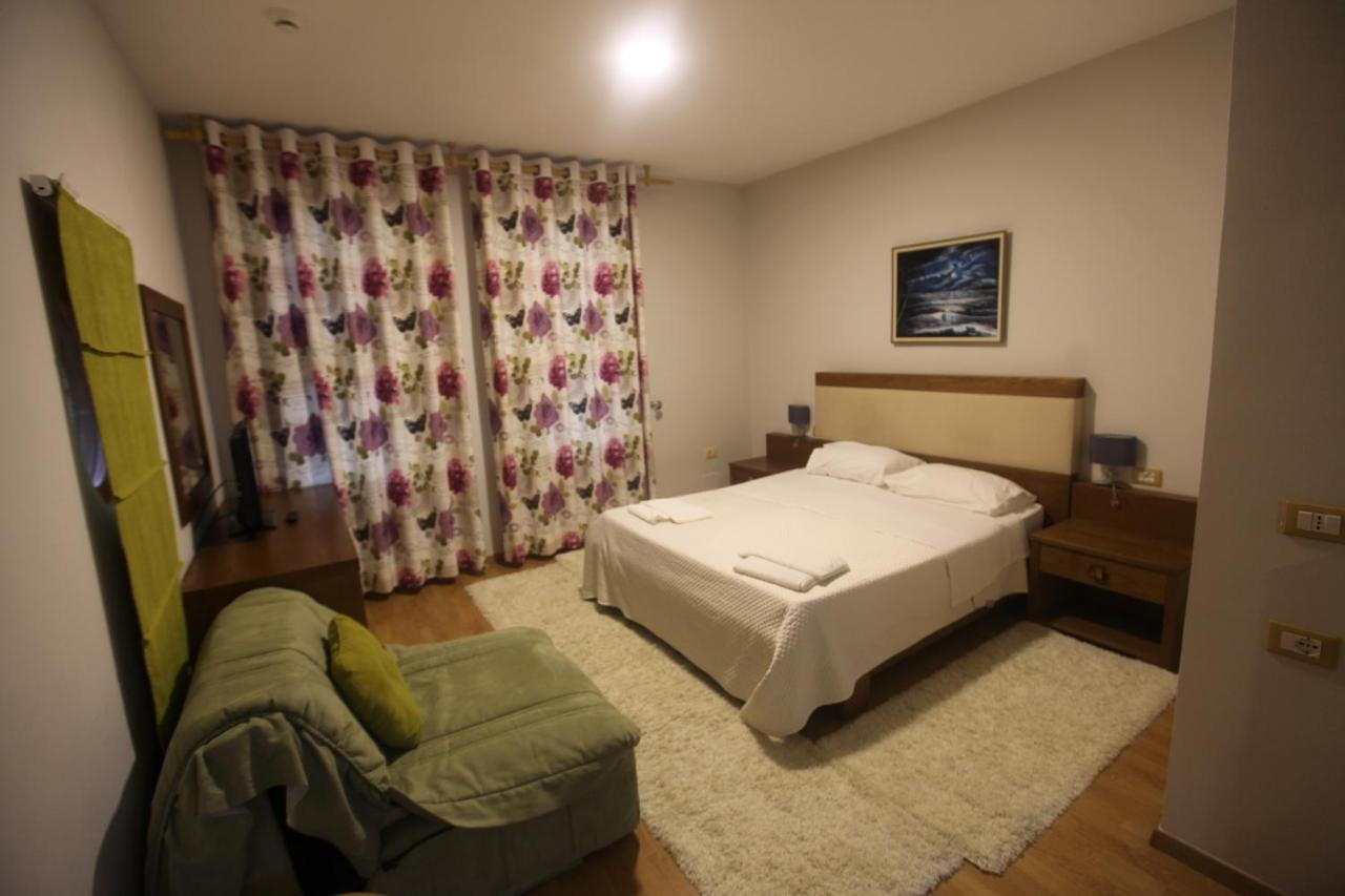 Hotel Sofo Dukat Екстер'єр фото