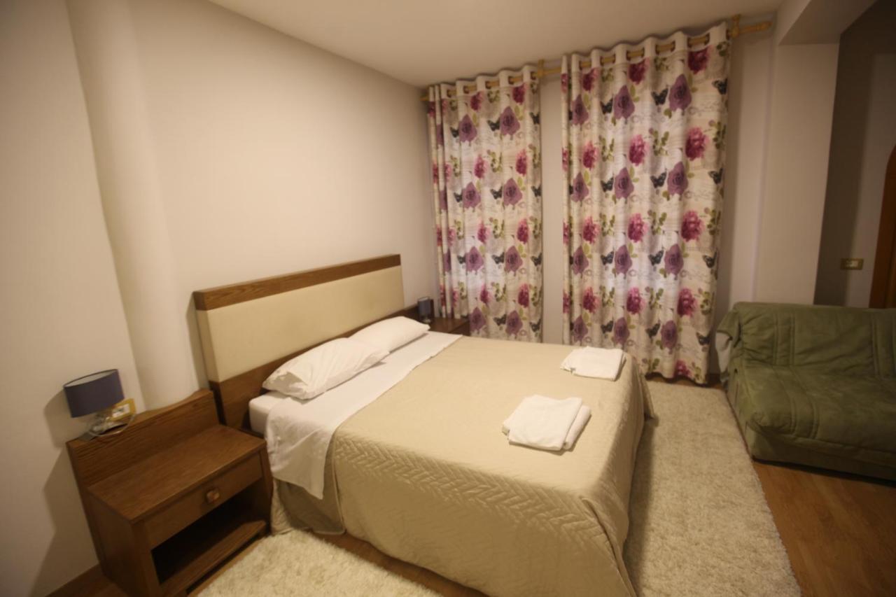 Hotel Sofo Dukat Екстер'єр фото