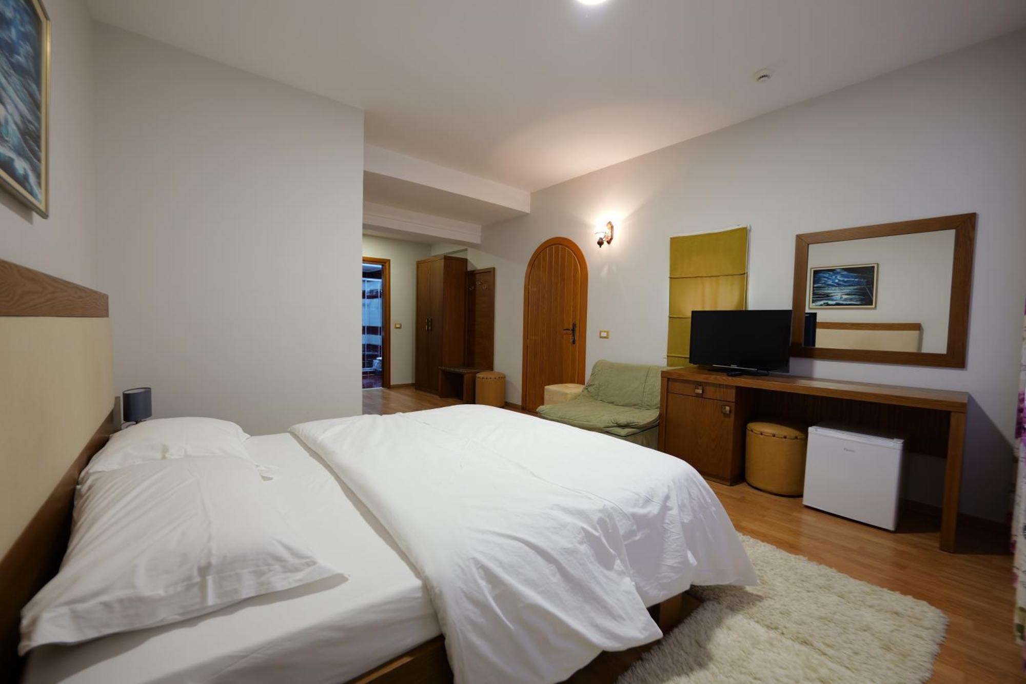 Hotel Sofo Dukat Екстер'єр фото