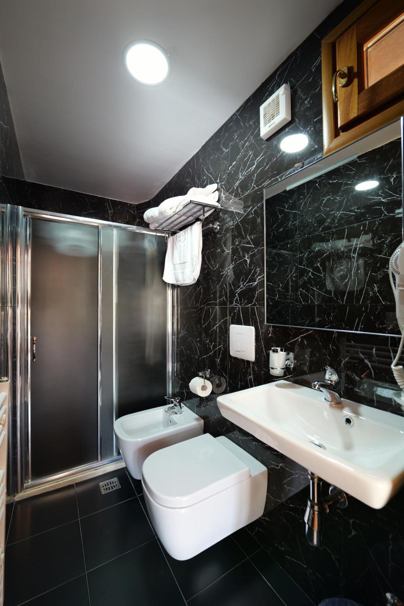Hotel Sofo Dukat Екстер'єр фото