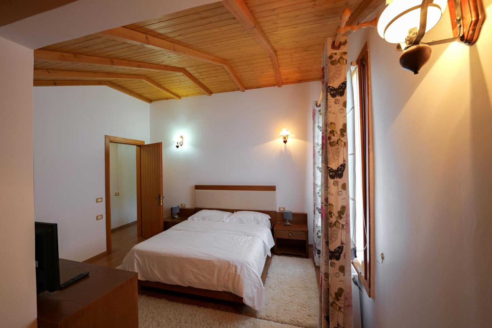 Hotel Sofo Dukat Екстер'єр фото
