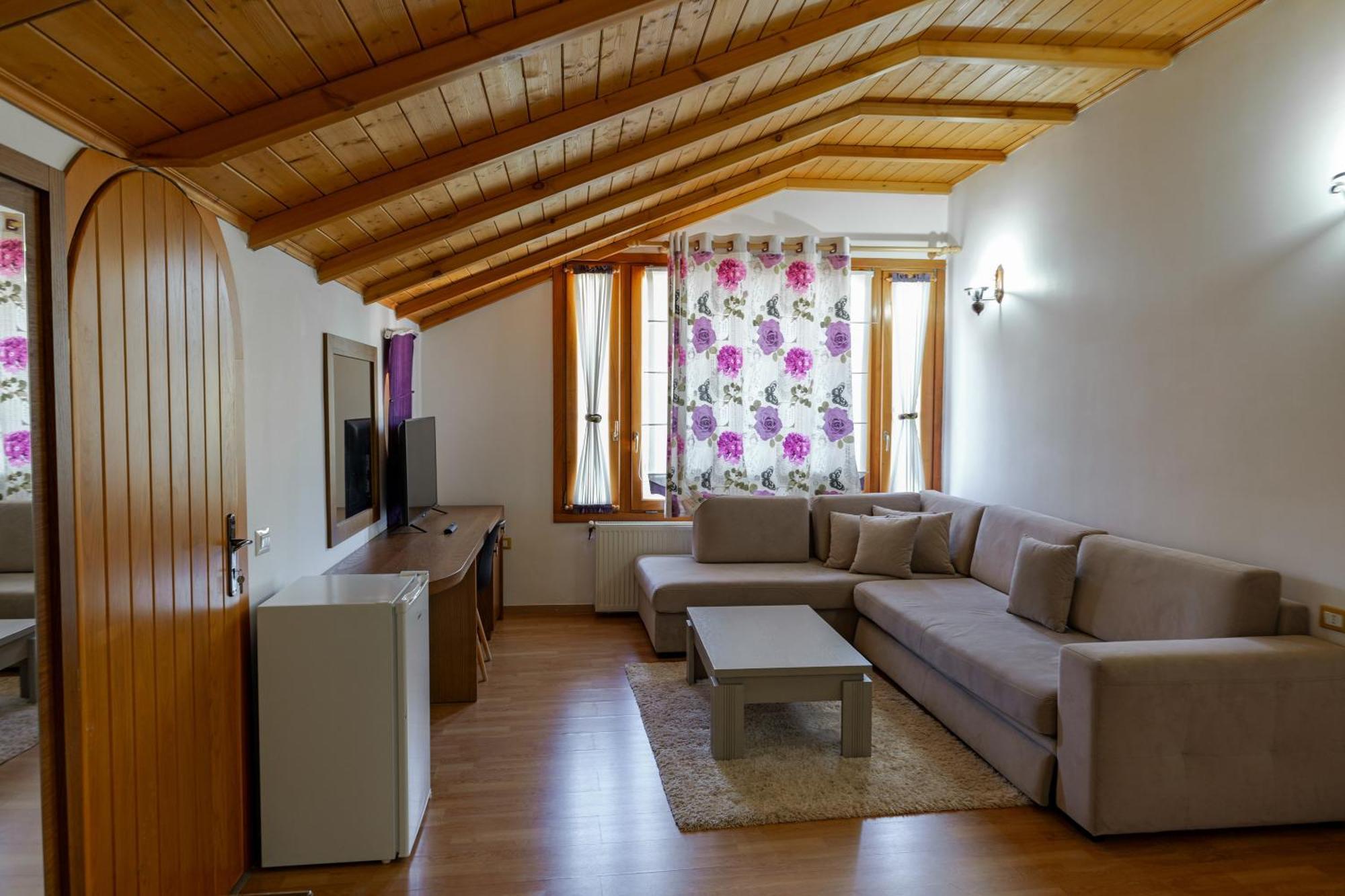 Hotel Sofo Dukat Екстер'єр фото